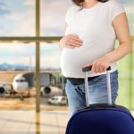Những quy định mà phụ nữ mang thai đi máy bay