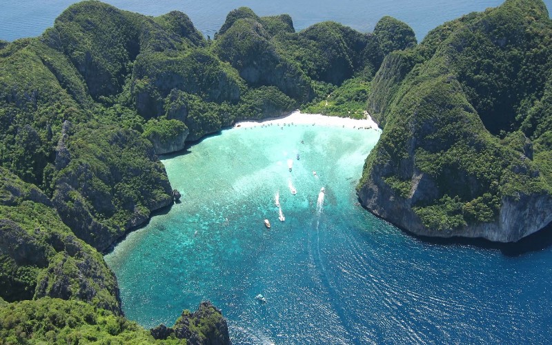 Đảo Koh Phi Phi - viên ngọc quý nằm giữa biển Andaman Thái Lan