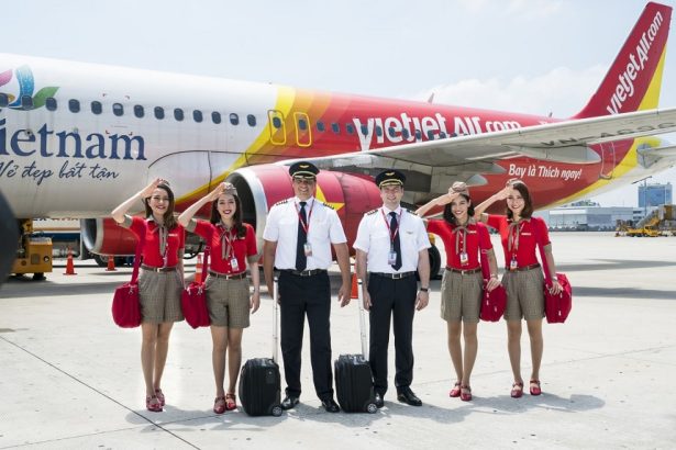 Phi công Vietjet Air lương bao nhiêu? Thời gian làm việc?