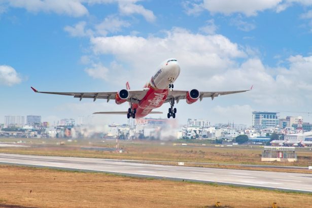 Vietjet tự ý đổi chuyến bay.