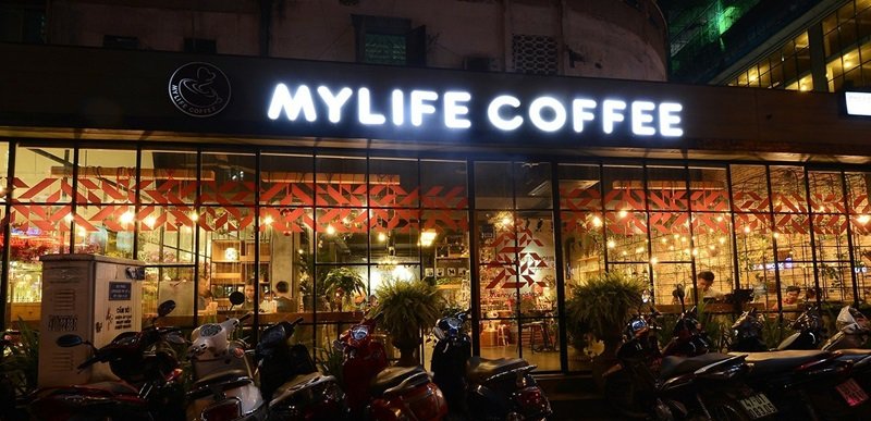 MyLife - Cafe máy lạnh quận 3 không gian rộng rãi, hiện đại.