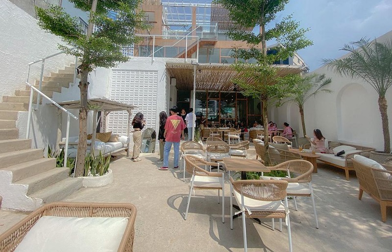 Fika Getogether - Cafe sân vườn Bình Thạnh nổi tiếng, lọt top những quán cafe sân vườn đẹp nhất Sài Gòn.