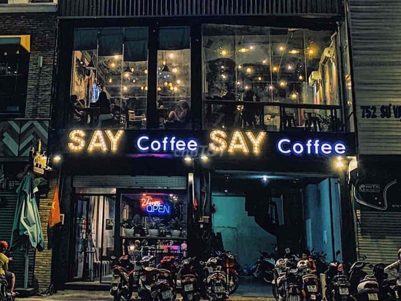 Say Coffee 24H - Không gian cafe 24h quận 10 thu hút đông khách.