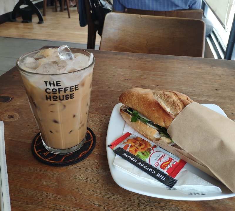 The Coffee House đường 3 Tháng 2 - Địa chỉ cafe ăn sáng quận 10 lý tưởng.