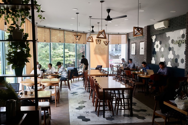 Café Lafam - Địa chị cafe làm việc Phú Nhuận.