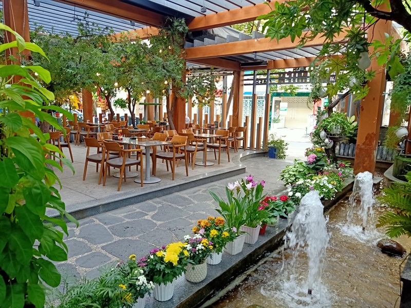 Little Du Miên - Cafe sân vườn quận 10.