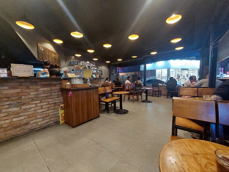 Gờ Cafe quận 5 đường Phan Văn Trị.