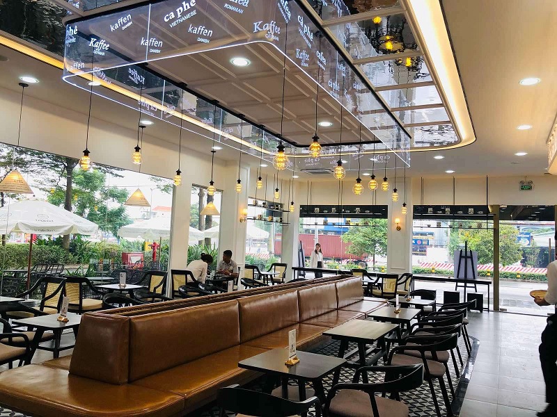 Trung Nguyên Legend - Quán cafe đường Trường Sơn Tân Bình.