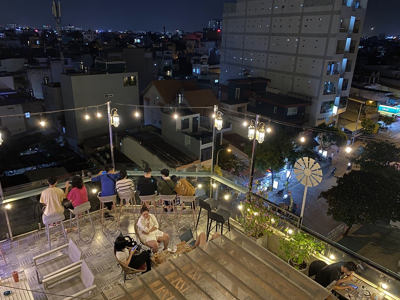 Cây Bàng Rooftop - Không gian quán cà phê sân thượng Tân Phú.